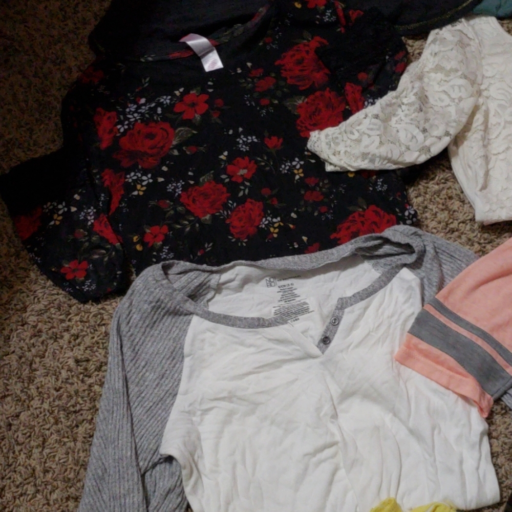 Shirt bundle! - Picture 5 of 6